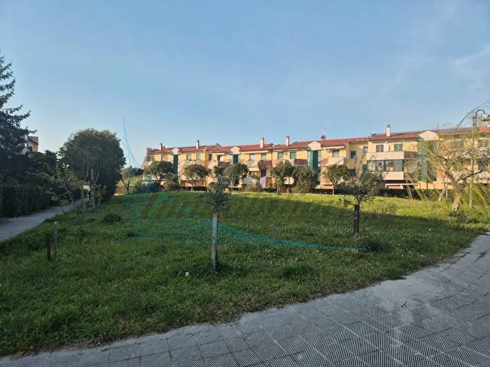 Appartamento trilocale in vendita in Via Pietro Gori, Rosignano Marittimo