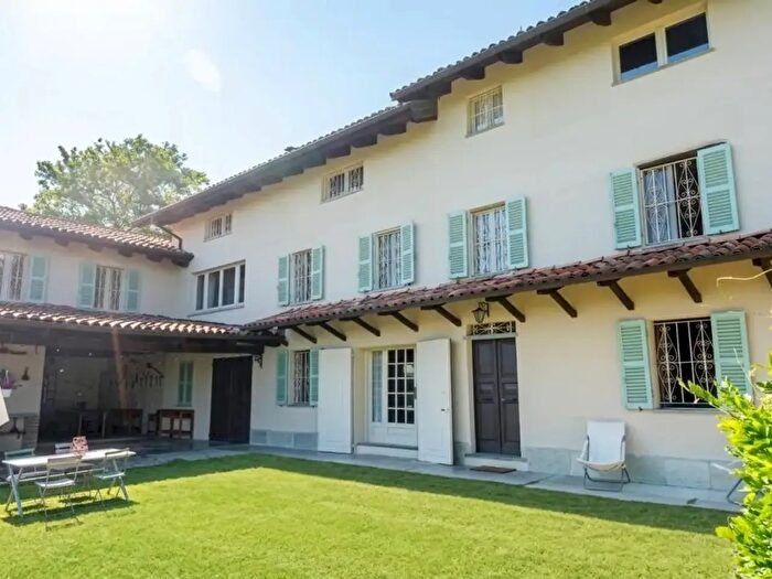 Casa con 15 locali in vendita in Strada Colombaro, Nizza Monferrato