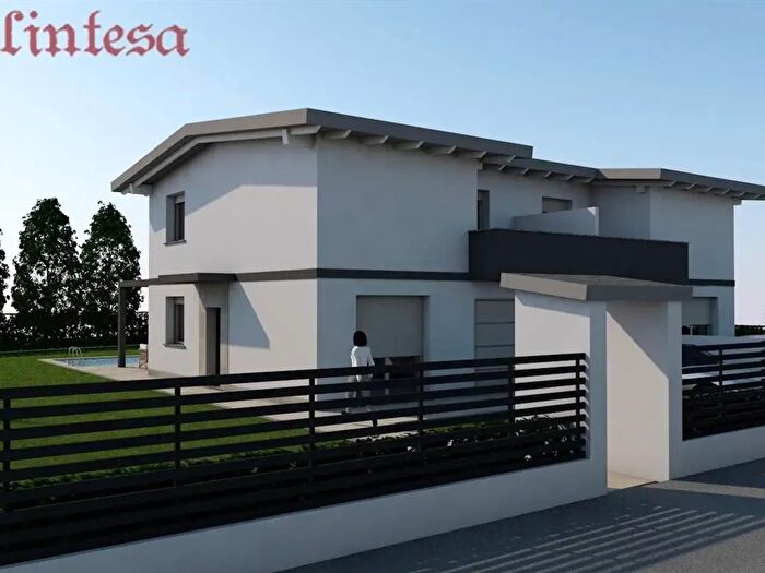 Casa con 5 locali in vendita in Via Carducci, Lesmo