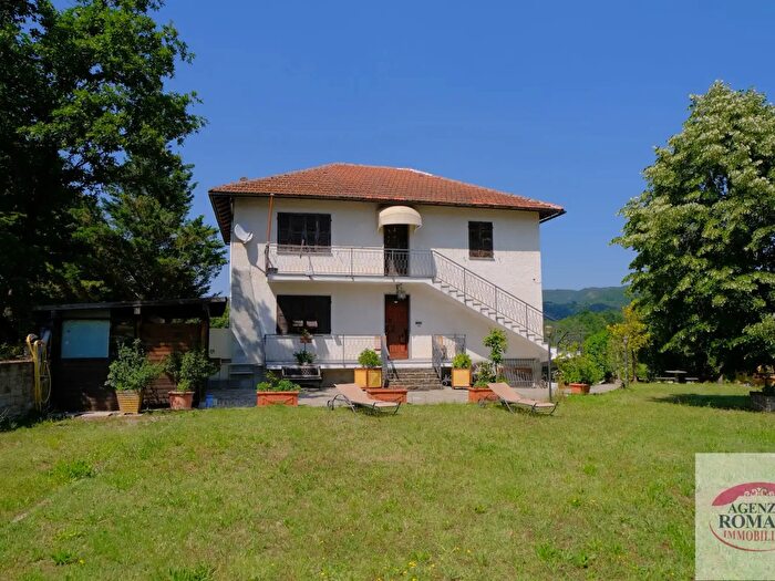 Casa con 12 locali in vendita in Sp, Sassello