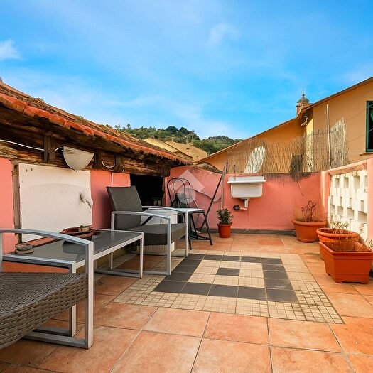 Appartamento bilocale in vendita in Via Curlo, Taggia