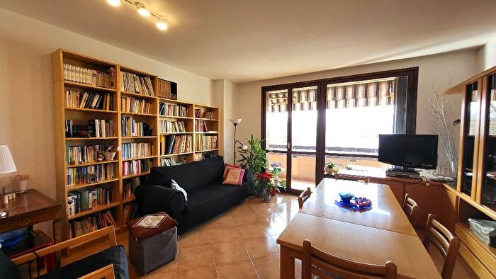 Appartamento trilocale in affitto in Laveno, LavenoMombello