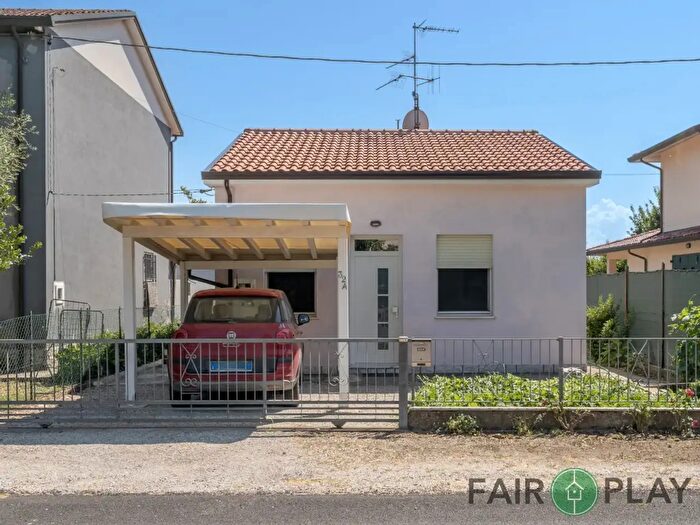 Casa trilocale in vendita in Via Fiora a, Ravenna