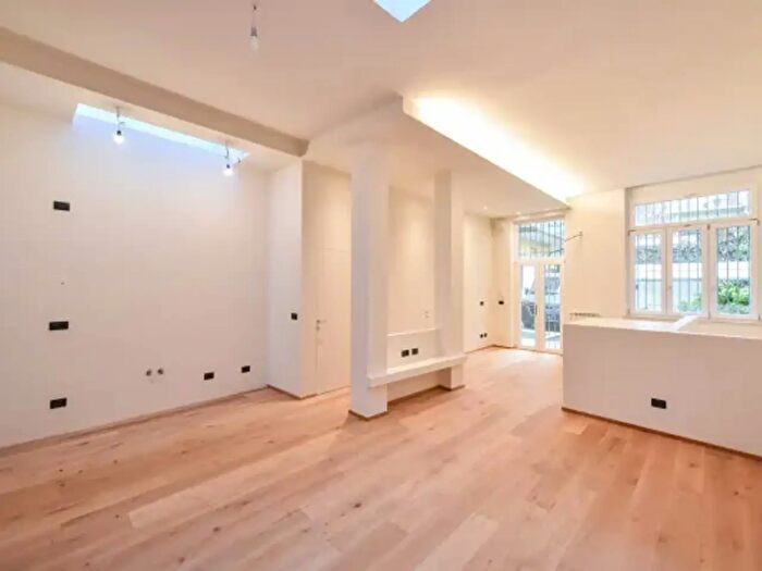 Appartamento trilocale in vendita in Via Giacinto Collegno, Torino