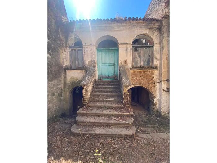 Casa con 9 locali in vendita in Corso Garibaldi, Prignano Cilento