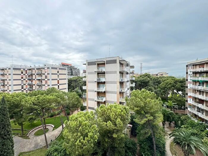 Appartamento con 6 locali in vendita in Via delle Murge a, Bari