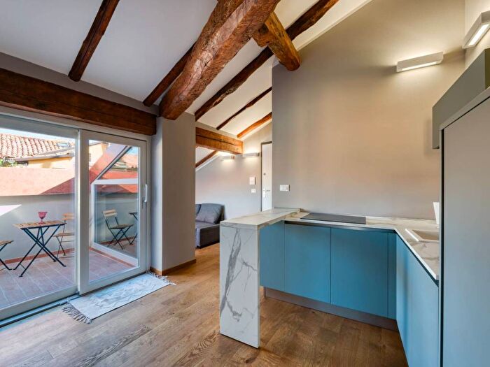 Casa con 5 locali in affitto in Via Saragozza, Saragozza dentro le Mura, Bologna
