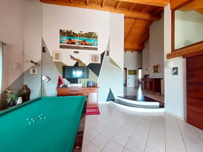 Casa con 5 locali in vendita in Reggiolo