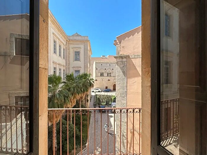 Appartamento trilocale in vendita in Siracusa