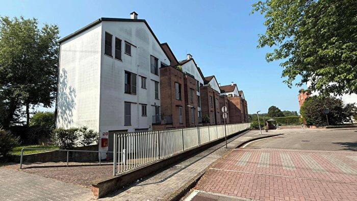 Appartamento trilocale in vendita in Via Fratelli Cervi, Peschiera Borromeo