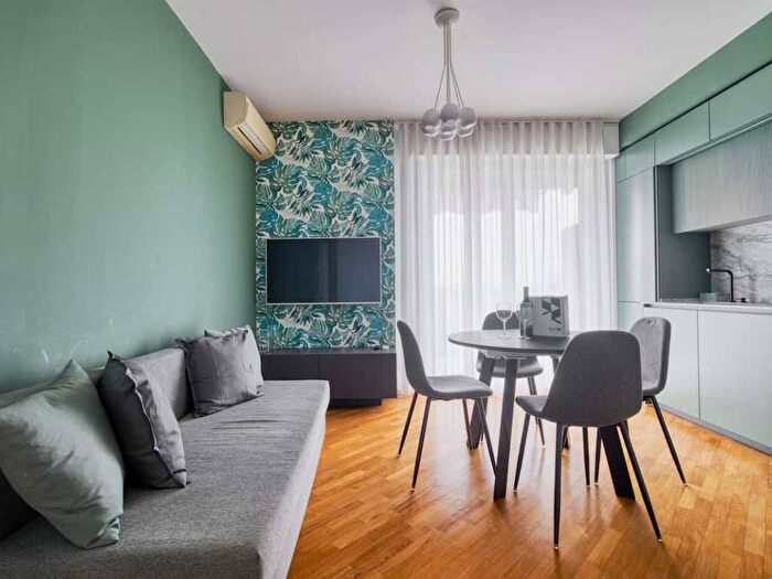 Appartamento trilocale in affitto in Via dei Caduti, Centro, Assago