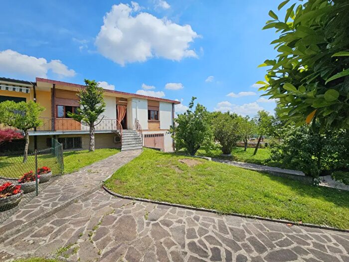 Casa quadrilocale in vendita in Viale Trento, Montagnana