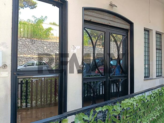 Appartamento bilocale in vendita in Via Giovanni Verga, Acireale