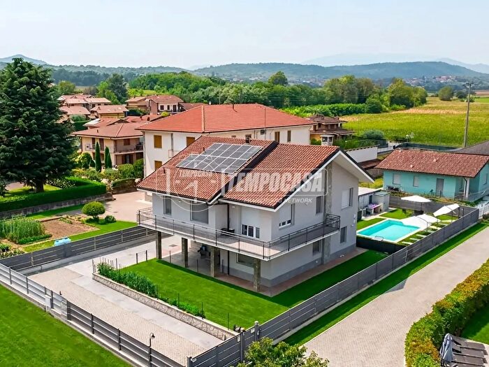 Casa con 9 locali in vendita in Strada Antica di Buttigliera Alta, Rosta