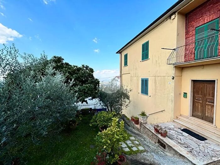 Appartamento quadrilocale in vendita in Via Narnese, Calvi DellUmbria