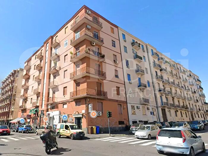 Appartamento quadrilocale in vendita in Via Ammiraglio Toscano, Catania