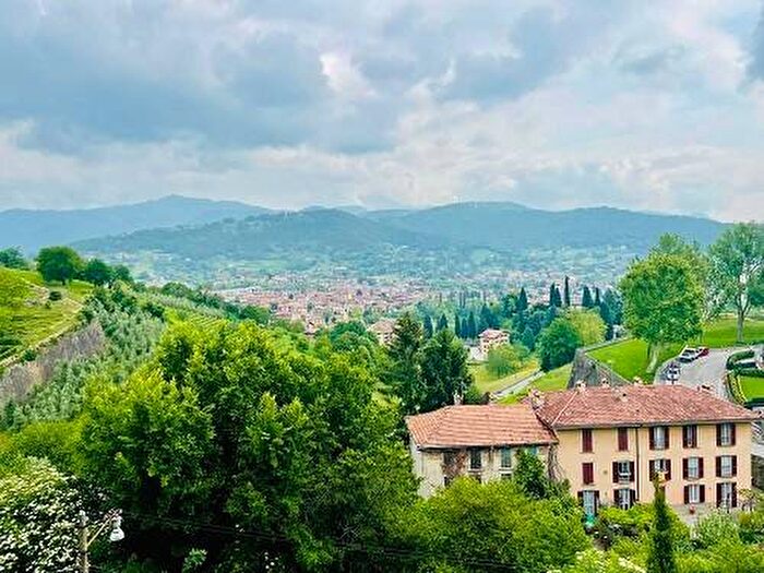 Appartamento monolocale in affitto in Via Tassis, Città Alta, Bergamo