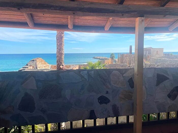 Casa trilocale in affitto in Avola