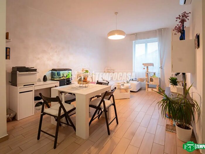 Appartamento bilocale in vendita in Via Achille Grandi, Sovico