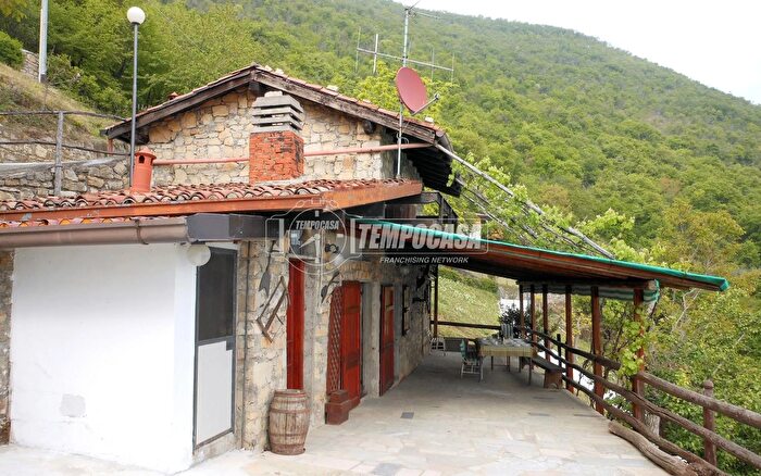 Casa bilocale in vendita in Via Vasti di Sopra, Predore