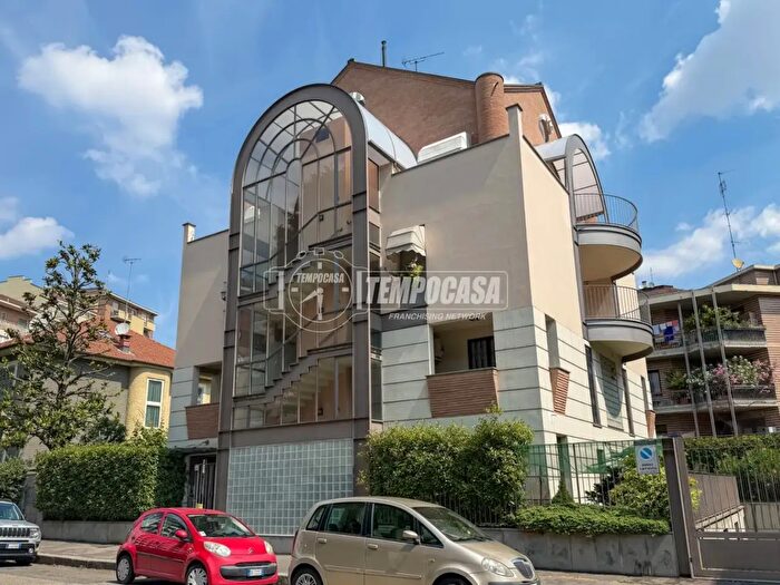 Appartamento con 5 locali in vendita in Via Monesiglio, Torino