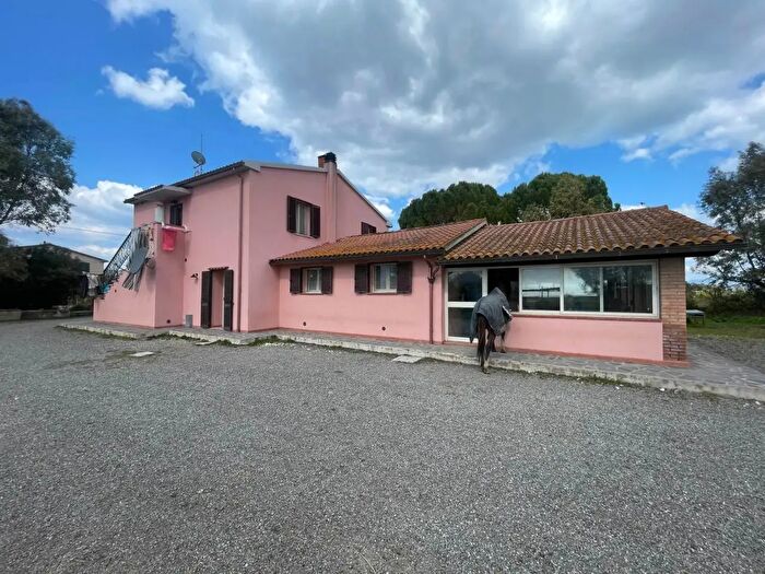 Casa con 10 locali in vendita in Castiglione Della Pescaia