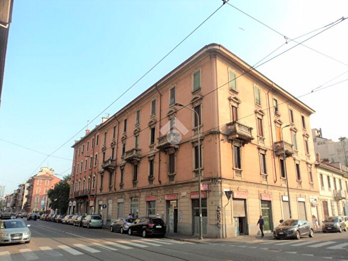 Appartamento trilocale in vendita in Viale Espinasse, Milano