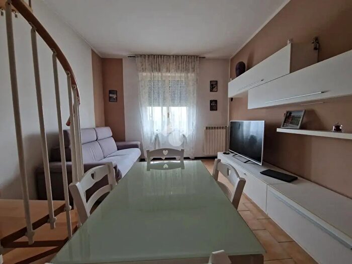 Appartamento bilocale in vendita in Via Donato Bramante, Limbiate