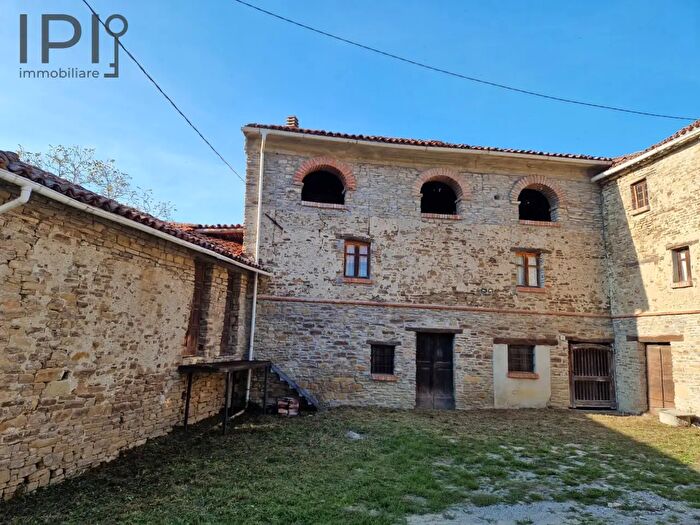 Casa con 20 locali in vendita in Loc Pagnazze, Saliceto