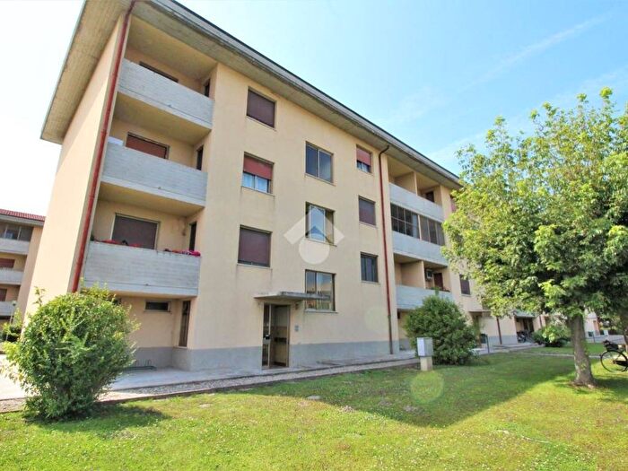 Appartamento quadrilocale in affitto in Via Felice Chio, Centro, Crescentino