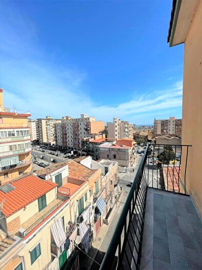 Appartamento trilocale in vendita in Via Buonriposo, Palermo