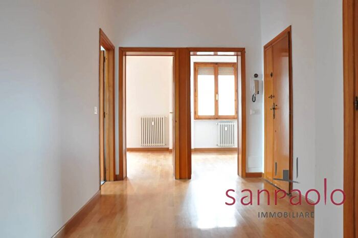 Appartamento con 5 locali in affitto in Viale Adua Pistoia, Pistoia