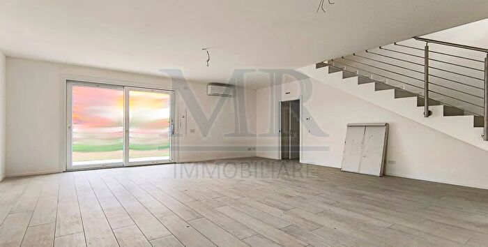 Casa con 5 locali in vendita in Via San Pio X, Abano Terme