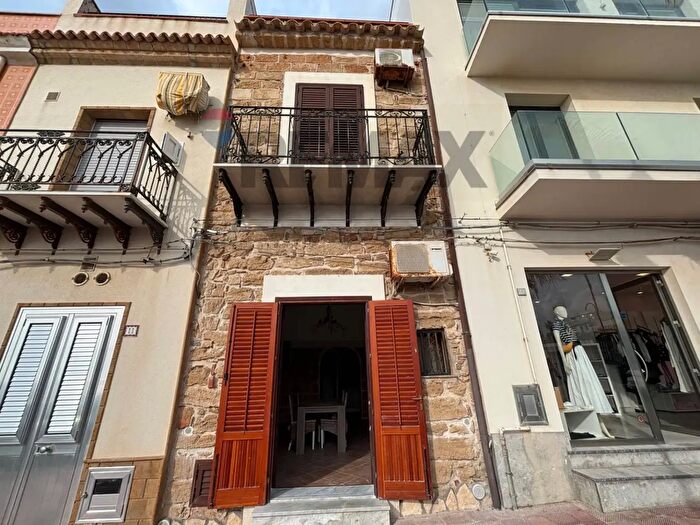 Casa quadrilocale in affitto in Via delle Rimembranze, Terrasini