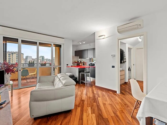 Appartamento bilocale in vendita in Via Colletta, Milano