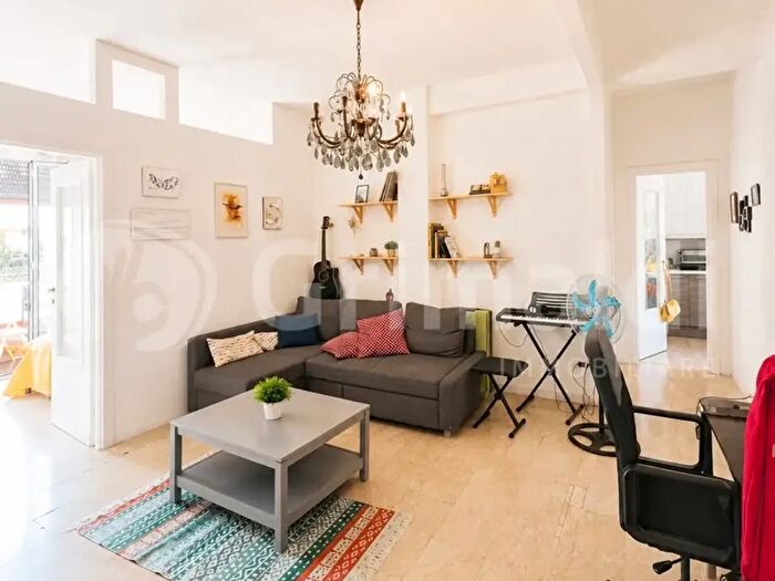 Appartamento trilocale in affitto in Via Francesco Satolli, Roma