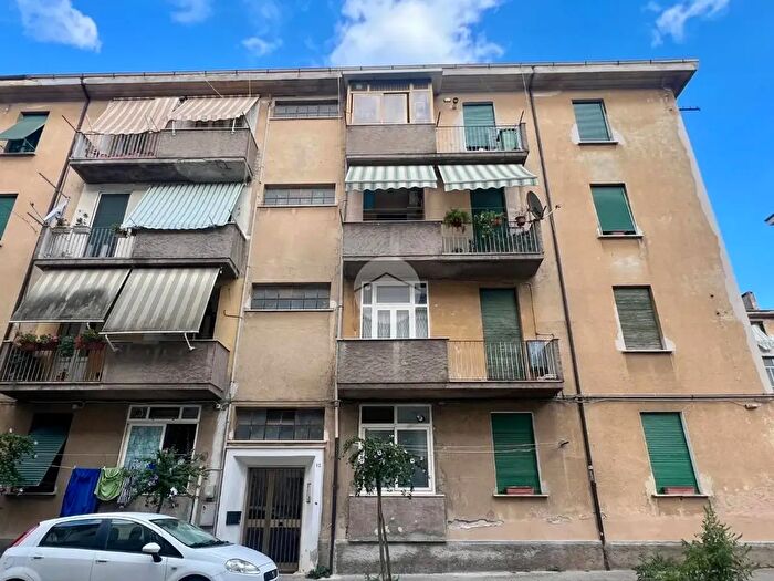 Appartamento trilocale in vendita in Via Ferdinando De Napoli, Cosenza