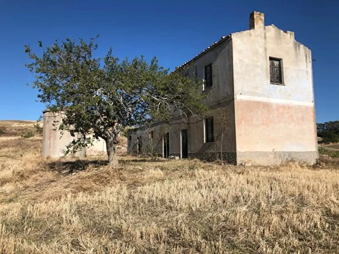 Casa con 6 locali in vendita in Cupello