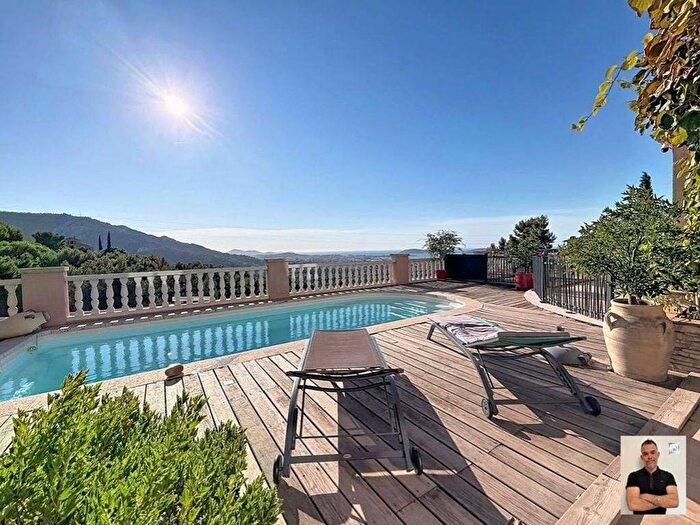 Casa quadrilocale in vendita in Tolone