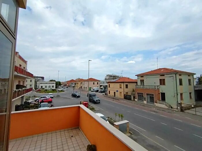 Appartamento trilocale in vendita in Via, Mondolfo
