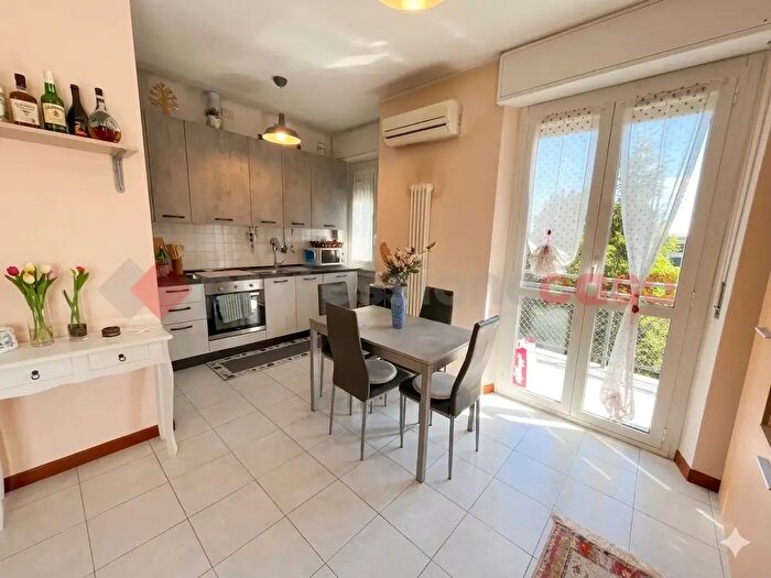 Appartamento trilocale in vendita in Via XXIX Maggio, Legnano