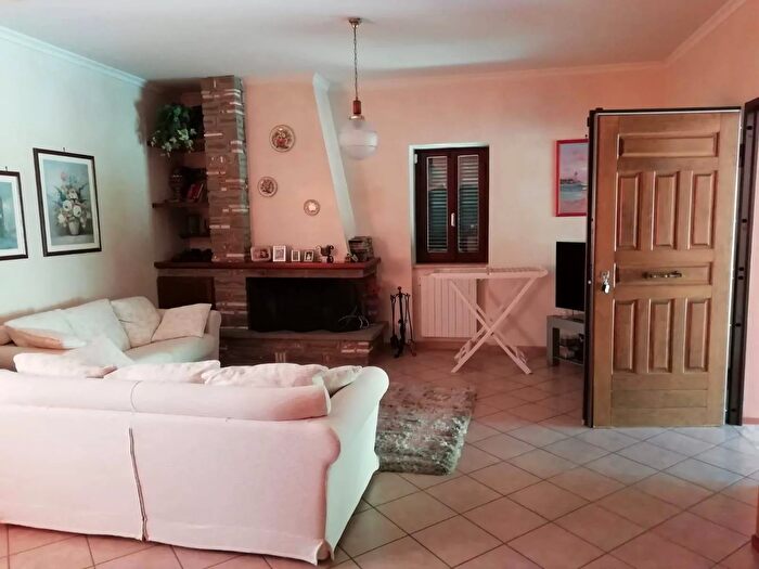 Casa con 7 locali in vendita in Via di Paganico, Velletri