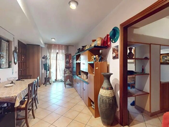 Appartamento bilocale in vendita in Via Castello, Vimercate