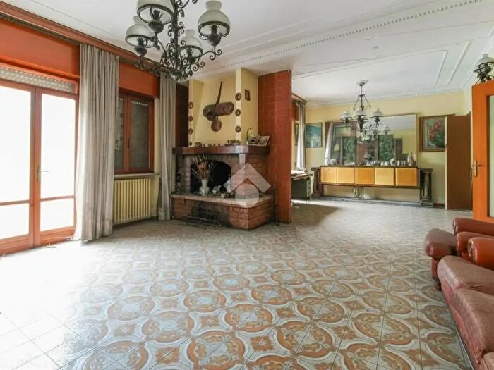 Appartamento con 5 locali in vendita in Via Emiliano Rinaldini, Vestone