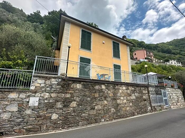 Casa con 7 locali in vendita in Località Bernassa, Carasco
