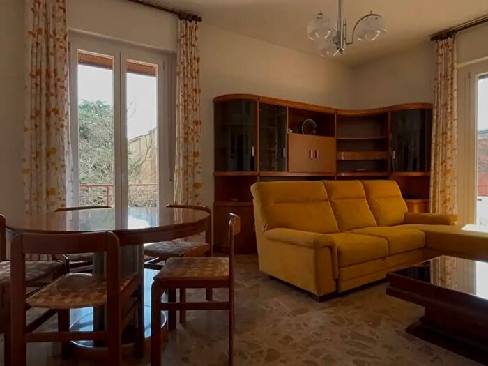 Appartamento con 5 locali in affitto in Imola