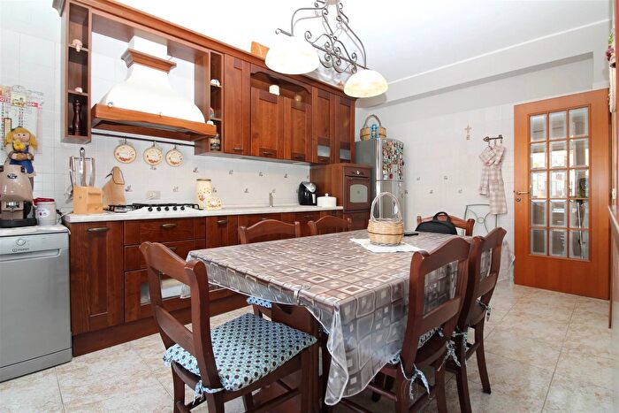 Appartamento quadrilocale in vendita in Via F Marino, Lentini