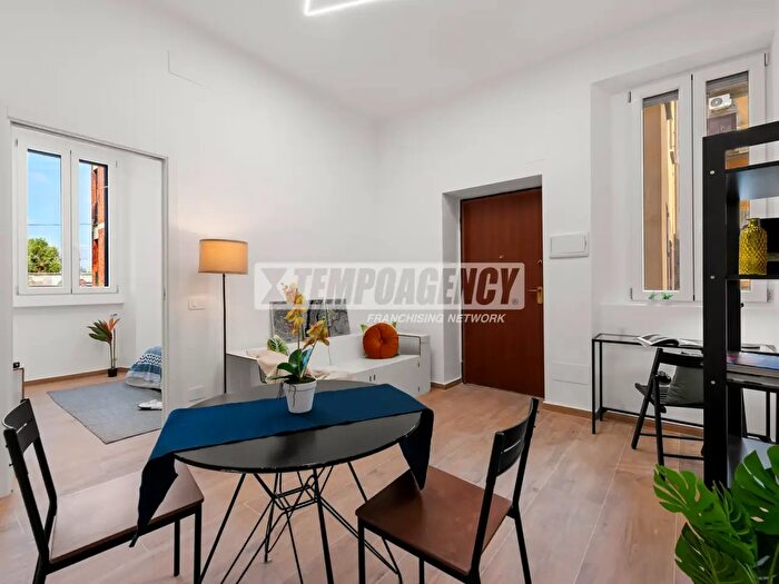Appartamento bilocale in vendita in Via San Faustino, Milano