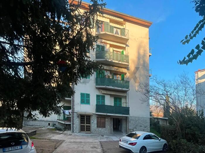 Appartamento con 6 locali in vendita in Viale Gramsci, San Giovanni Valdarno