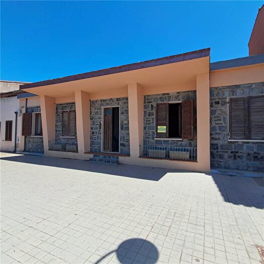 Casa con 6 locali in vendita in Cuglieri